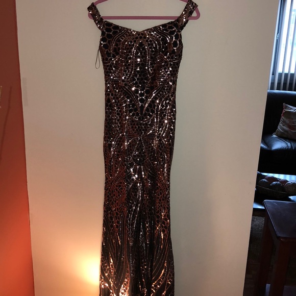 Sequin long off the shoulder dress - Picture 5 of 8